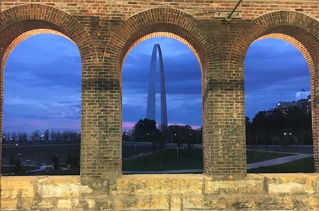 St. Louis Arch seen from a distance, facing south