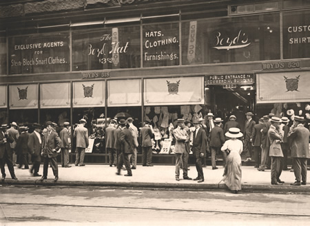 Photo of Fifth and Olive streets in downtown St. Louis in 1910 | St. Louis Fed