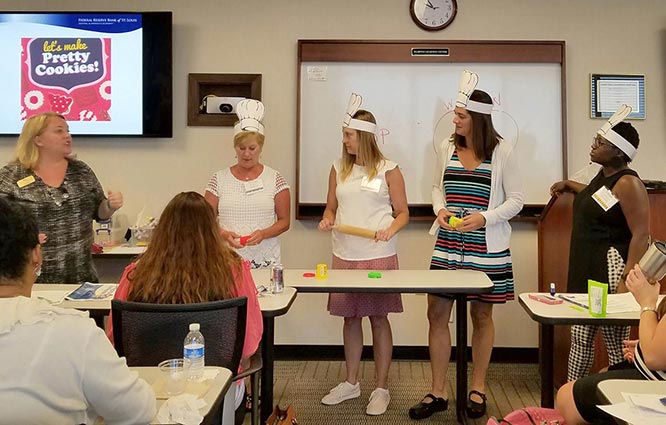 The St. Louis Fed's Erin Yetter leads a professional development workshop.