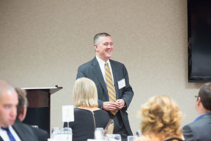 Photo of James Bullard at a dinner with bankers, Quincy Ill. | St. Louis Fed