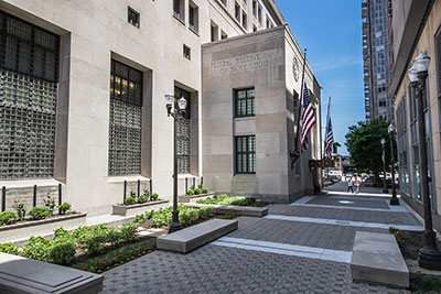 Federal Reserve Bank of St. Louis Plaza - View from entrance at Broadway St.