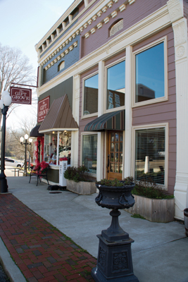 All of the buildings on the courthouse square, as well as many on side streets, are occupied.